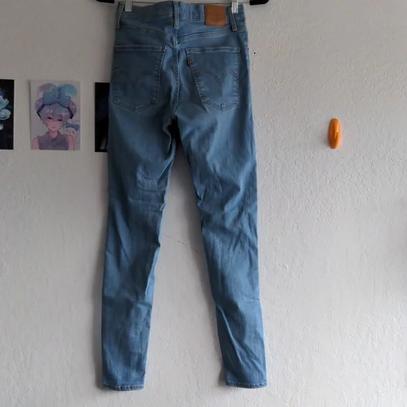 Levi's Mile High Super Skinny Jeans with hole on knee - Picture 3 of 3